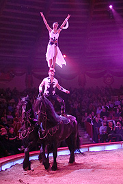 Duo Stipka  in der Manege im 2. Winterprogramm 2017 (©Foto: Martin Schmitz9